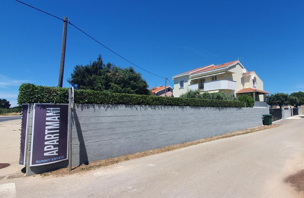 Apartments Sunny Estate Затон Екстер'єр фото