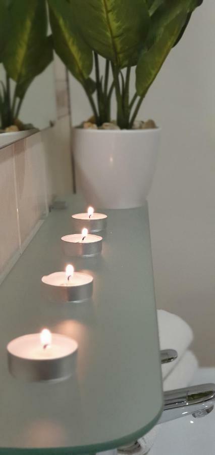 Apartments Sunny Estate Затон Екстер'єр фото