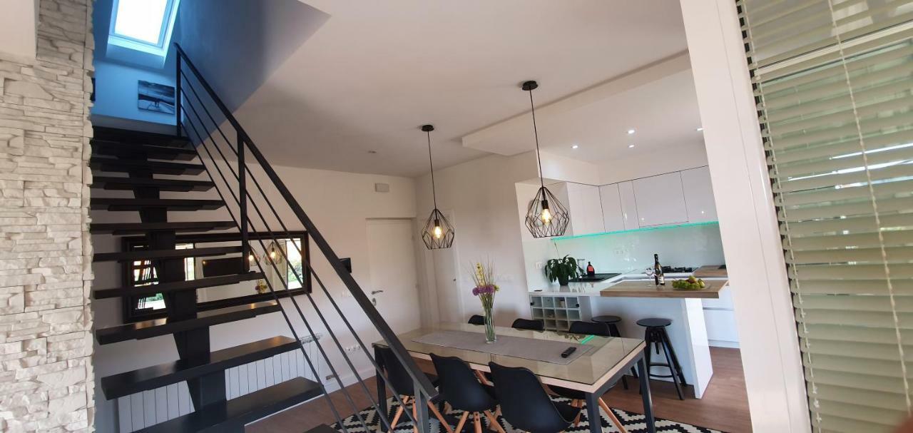 Apartments Sunny Estate Затон Екстер'єр фото
