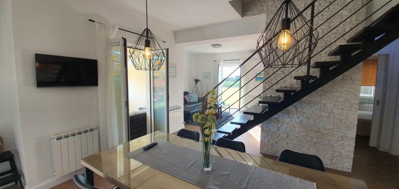 Apartments Sunny Estate Затон Екстер'єр фото